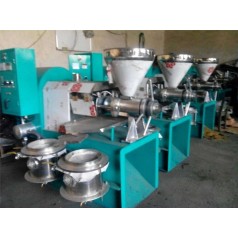 彭水苗族土家族自治縣多功能榨油機(jī)、芝麻榨油機(jī)怎么保養(yǎng)和維修，維護(hù)消費(fèi)者合法權(quán)益 進(jìn)企業(yè)